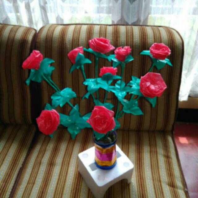 Vas bunga / HIASAN BUNGA / RANGKAIAN BUNGA PLASTIK / HIASAN MEJA / HIASAN RUMAH / Bunga plastik