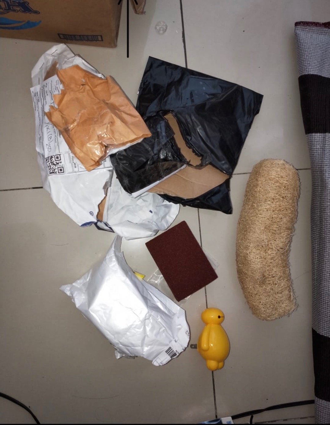 Sikat Kamar Mandi Gagang Kayu Panjang