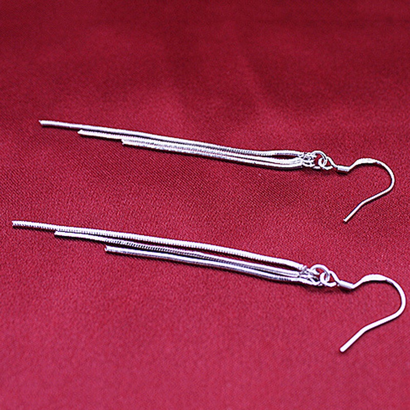 Anting Gantung Panjang Model Tiga Kawat Dengan Rumbai Warna Silver Untuk Wanita