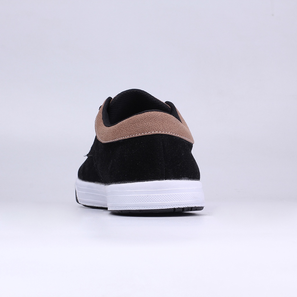 Sepatu Casual Model Sneakers / Vans Pria Murah Berkualitas - CTF 105