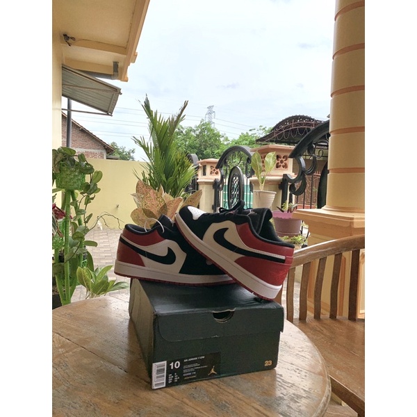 Air Jordan 1 Low black toe