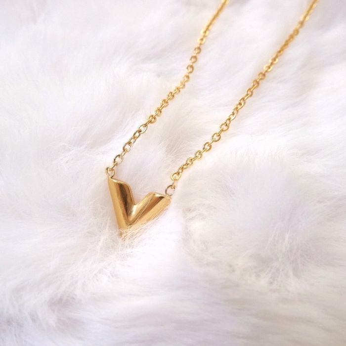 Alenza Kalung Wanita Titanium Lapis Emas Bentuk Huruf V Model Korea Golden V Small Necklace