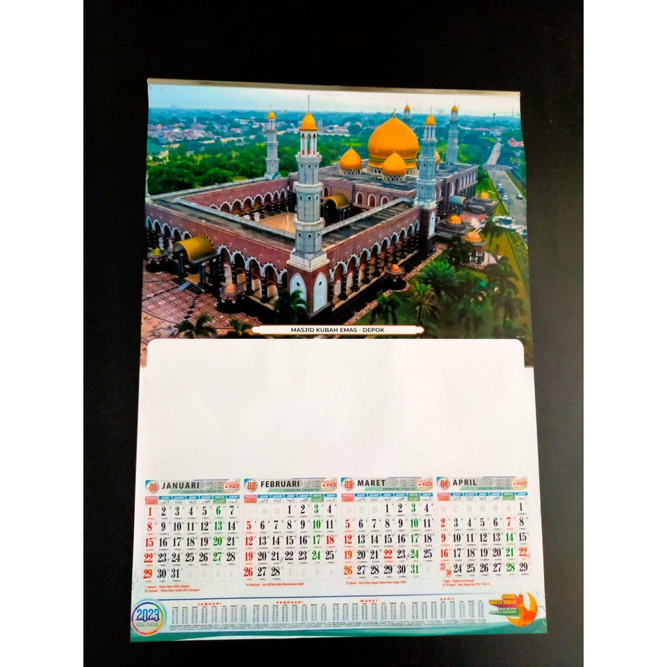 Kalender Dinding Kalender Caturwulan Tahun 2023 Motif Mesjid