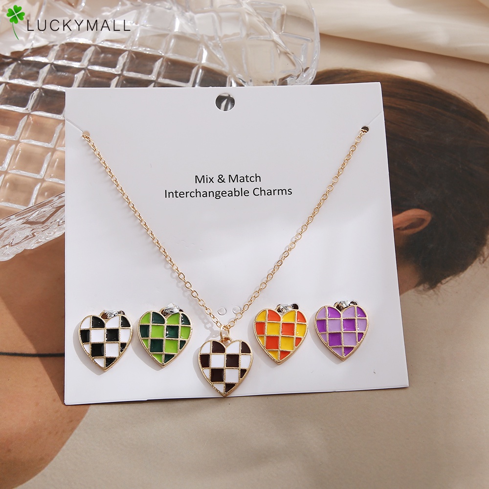 Kalung Rantai Emas Dengan Liontin Hati Motif Kotak-Kotak Warna-Warni Untuk Wanita