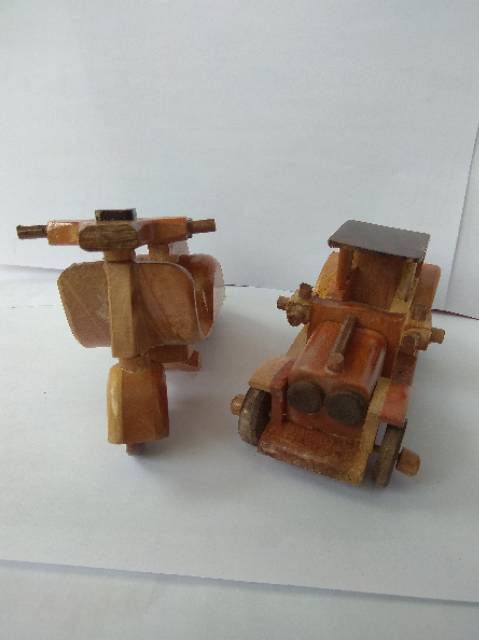 PAKET HEMAT DUO MINIATUR KAYU UKURAN S MINI VESPA DAN MOBIL TUA OTRON - PAJANGAN DEKORASI MURAH