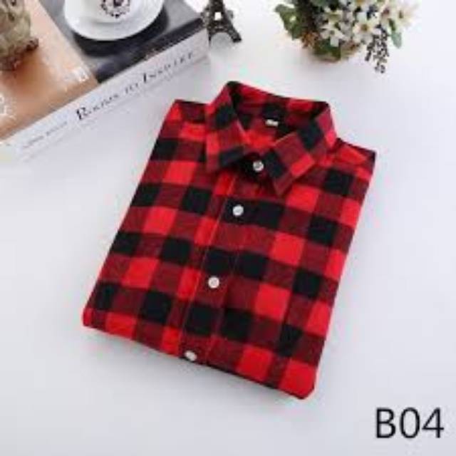 Kemeja panjang flannel wanita.