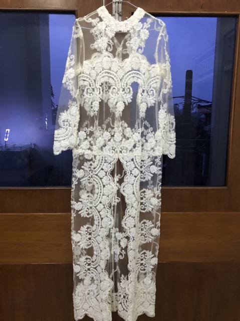 Kebaya putih panjang