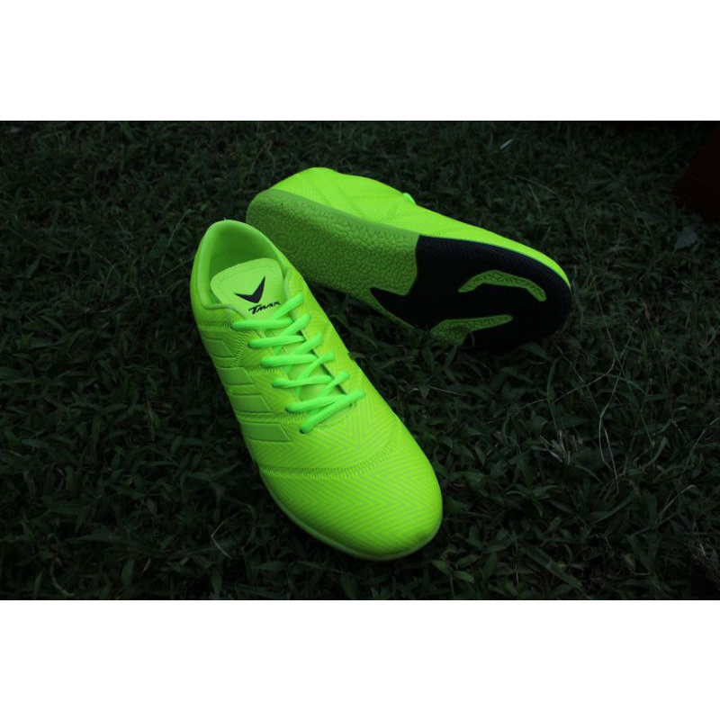 SEPATU FUTSAL SEPAK BOLA ORIGINAL TMAX TERMURAH