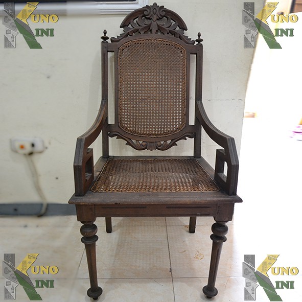 BARANG ANTIK KURSI KAYU JADUL. (ONGKIR DIKIRIM DARI SEMARANG)