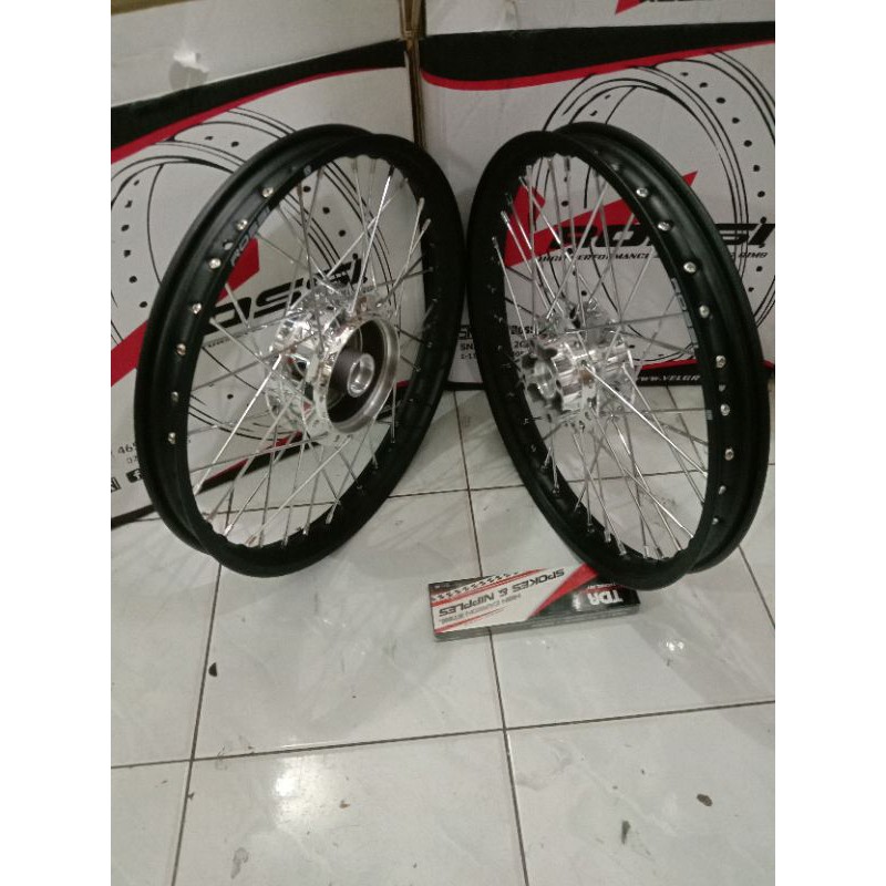 ring 17 x140 VELG MOTOR Honda Revo absolute Blade Repsol merek Rossi komplit VELG motor Revo fit