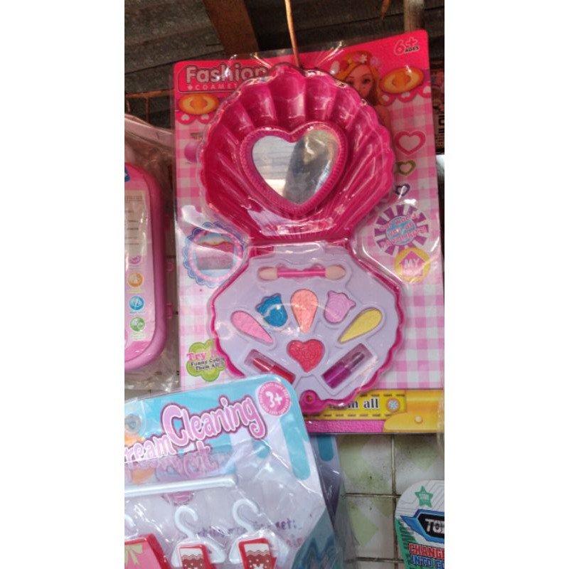 MAINAN KOSMETIK ANAK