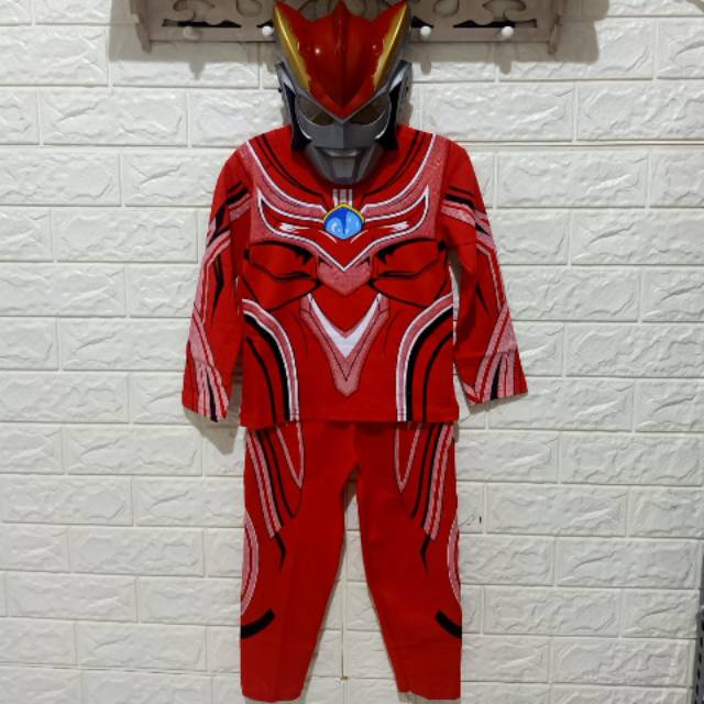 Ultramen russo merah xunkids model