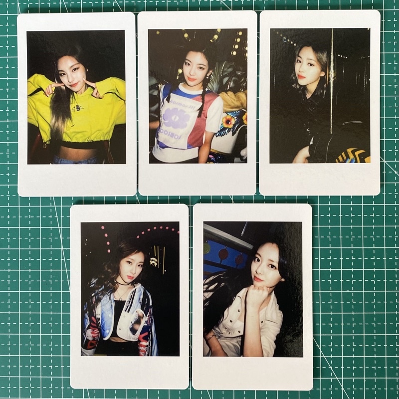 ITZY - Codename : Secret ITZY CSI MD POLA MESSENGER BAG | Yeji Lia Ryujin Chaeryeong Yuna PC