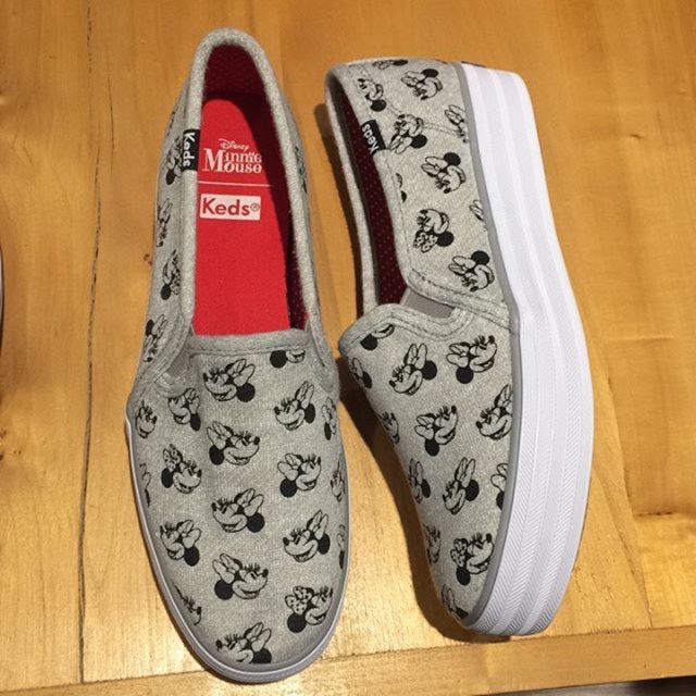 Sepatu  keds slip on minnie series. Original