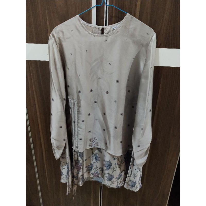 Lyra Top Riamiranda Signature