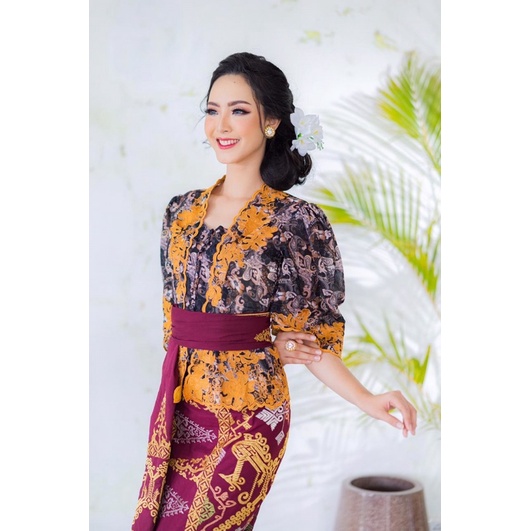 Kebaya Bahan Motif Abstrak