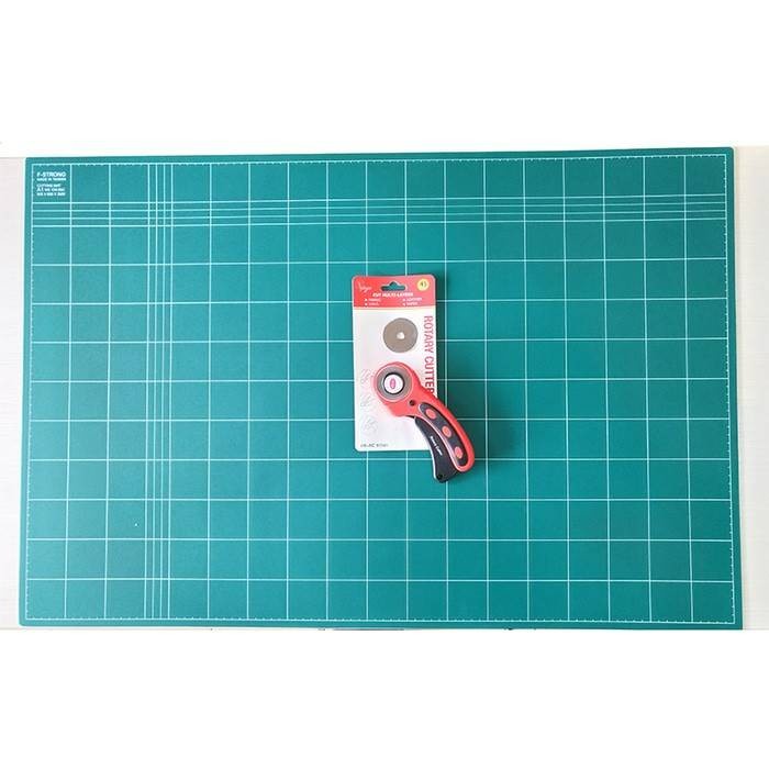 

Gilaa!!! [Paket Hemat] Cutting Mat A1 (2 Sisi) + Rotary Cutter Freya + Refill Limited