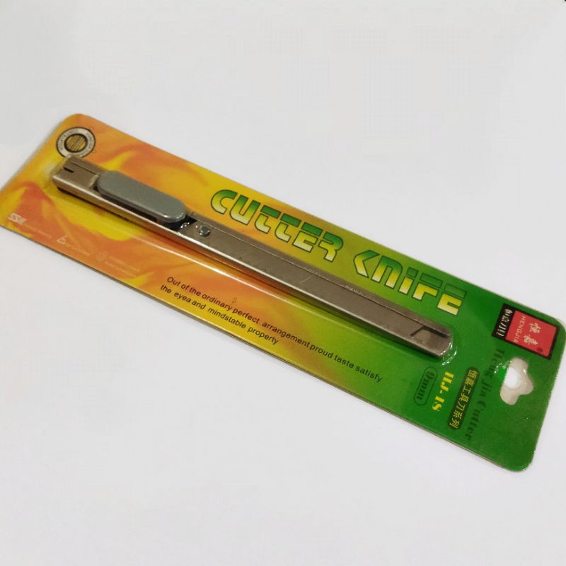 

Pisau Cutter Besi 13.5cm / Cutter Stainless