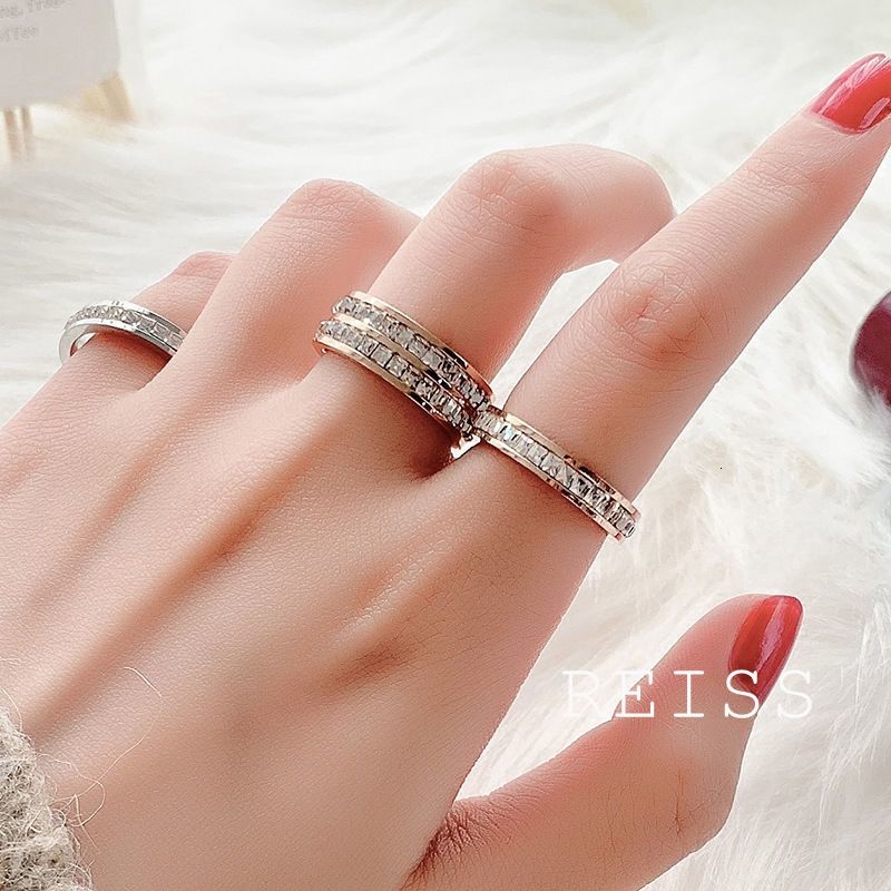 Cincin Berlian Baris Bahan Titanium Warna Rose Gold Untuk Wanita