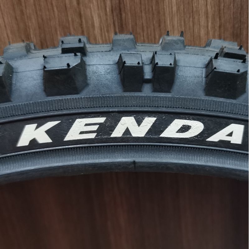 Ban Luar Sepeda Kenda 24x2.10