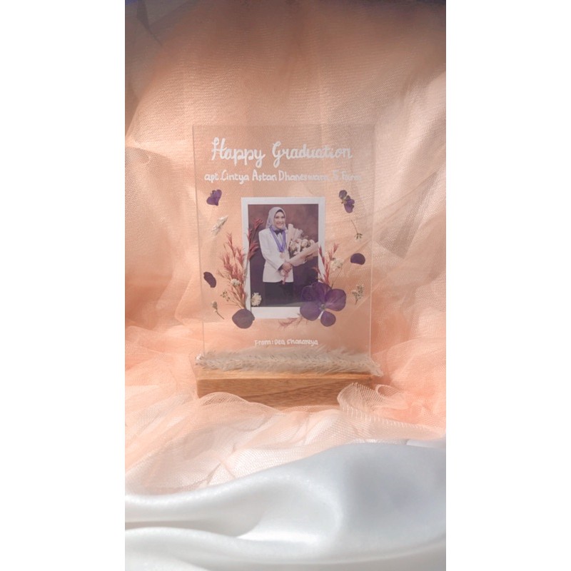 Aurora Frame with polaroid // Akrilik pressed flower frame with polaroid // hadiah bunga