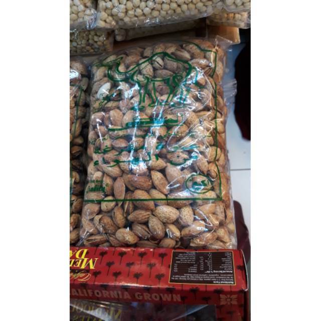

Kacang almond susu