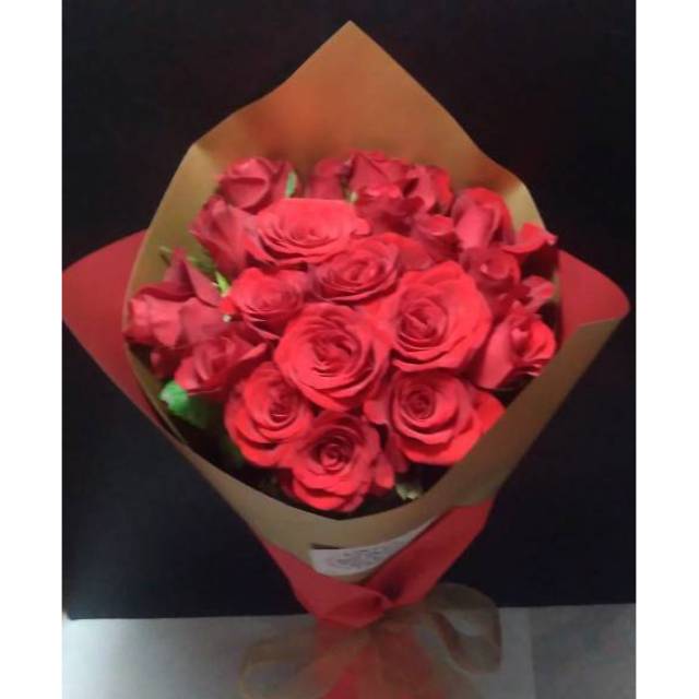 Kado Special Ulangtahun Wisuda Anniversary Hari Ibu Buket Bunga Mawar Segar Rose Asli 20 Tangkai
