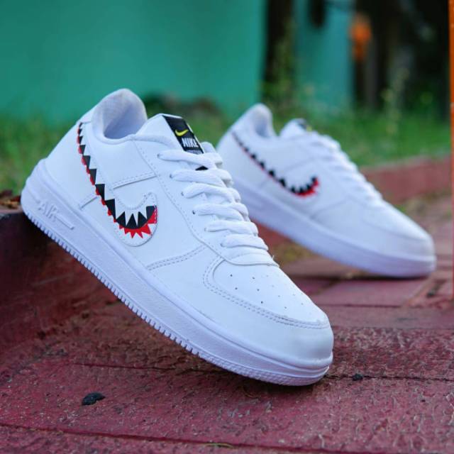 Sneakers Nike Force 1 Woman Putih, Sepatu Olahraga Wanita Nike Air Force One Low Grade Ori Vietnam