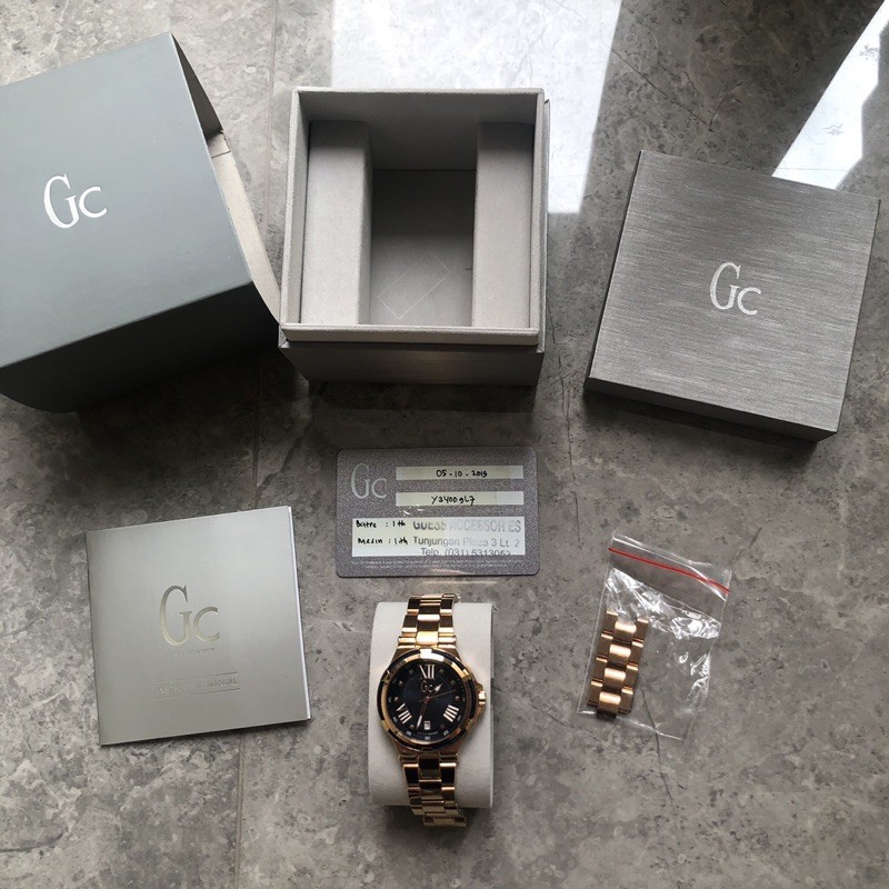 Preloved jam tangan wanita GC GUESS COLLECTION