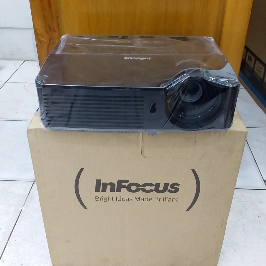 Proyektor Projector infocus in-114 XGA 2700 Lumens