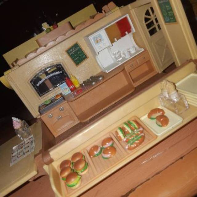 Sylvanian Family Hamburger Wagon Shop Set