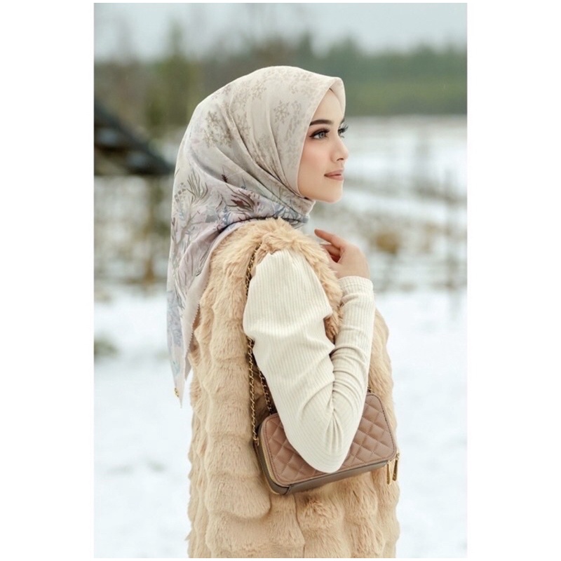 Buttonscarves disney frozen Almond