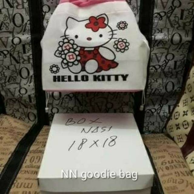

Tas Spunbond/Tas Box Nasi/Tas Souvenir/Tas Ulang Tahun/Tas Goodie bag/Tas Serut Karakter Size 18×18