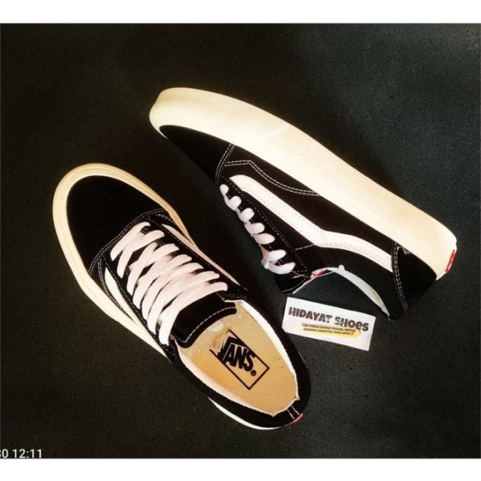 WHITE BLACK SKOOL SKOOL MONO SEPATU SEPATU OG VANS OLD OLD BLACK WHITE SDFDS3454C
