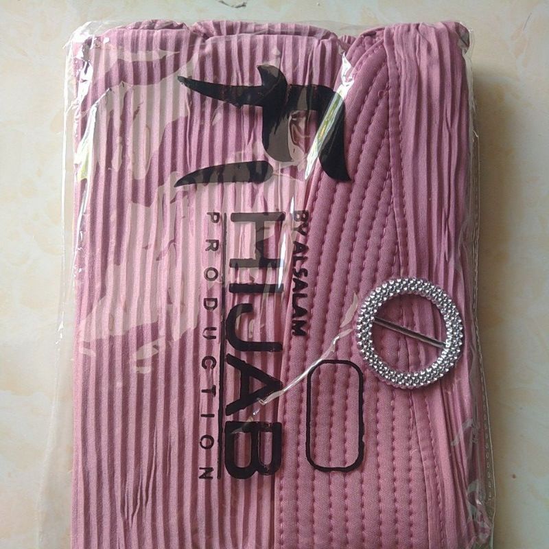 Hijab Instan Bergo Plisket Gotik Gesper Original F1/ Hijab Jersey Plisket/ Jilbab Bergo Pad Plisket-Dusty