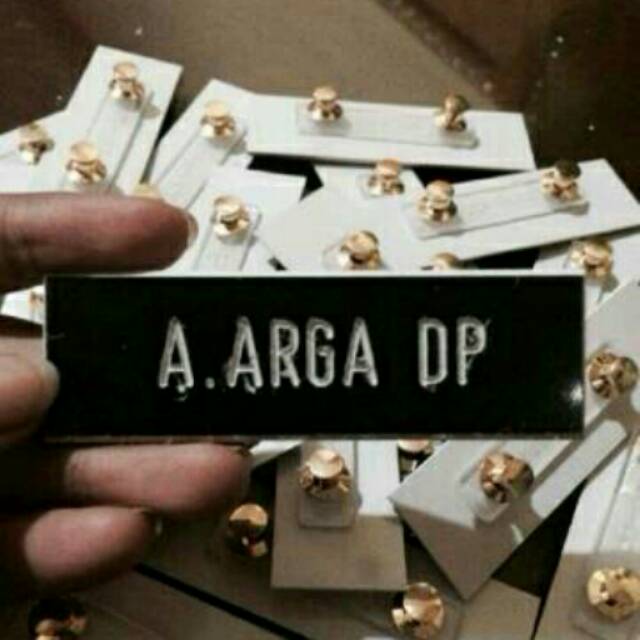 

Papan nama pdh cob / peniti