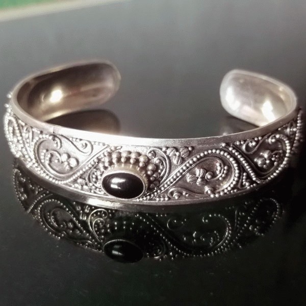 GHBR0018-Gelang Perak Bakar Bali Motif Bun dengan Permata