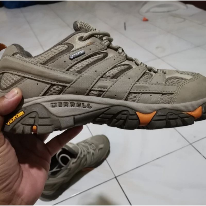 sepatu shoes merrel moab second bekas