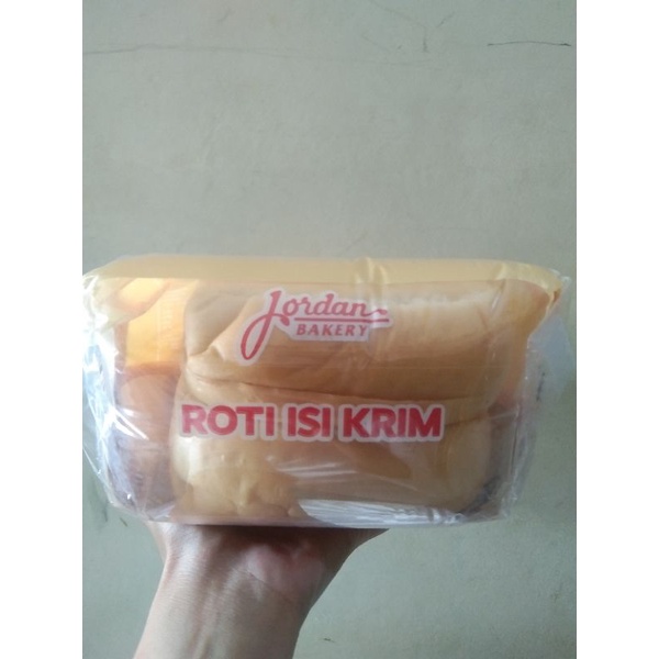 

Roti Isi Krim Jordan Bakery