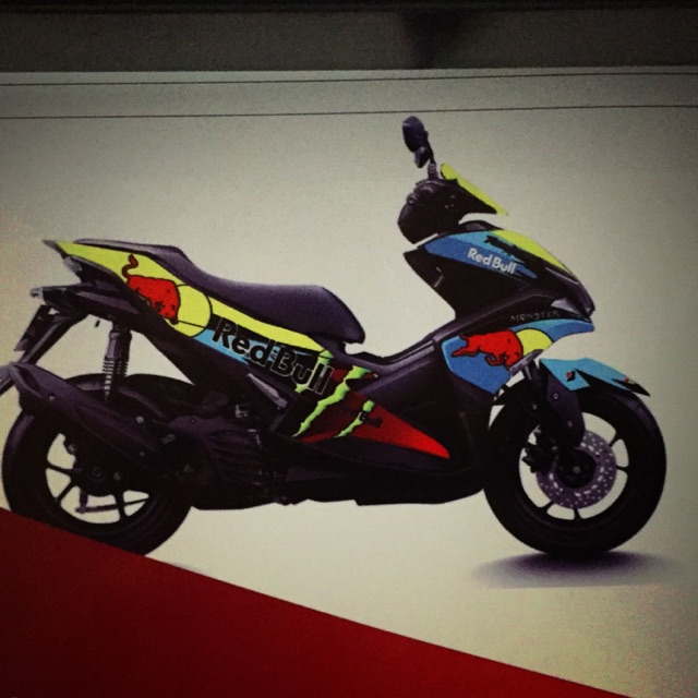 Sticker decal aerox redbull