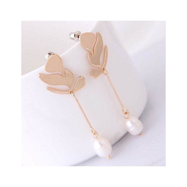 LRC Anting Tusuk Fashion Gold Metal Leaf Drop Earrings A57331