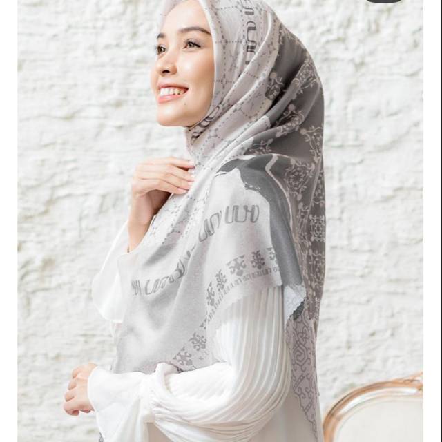 Sold Wearing klamby scarf mahakam