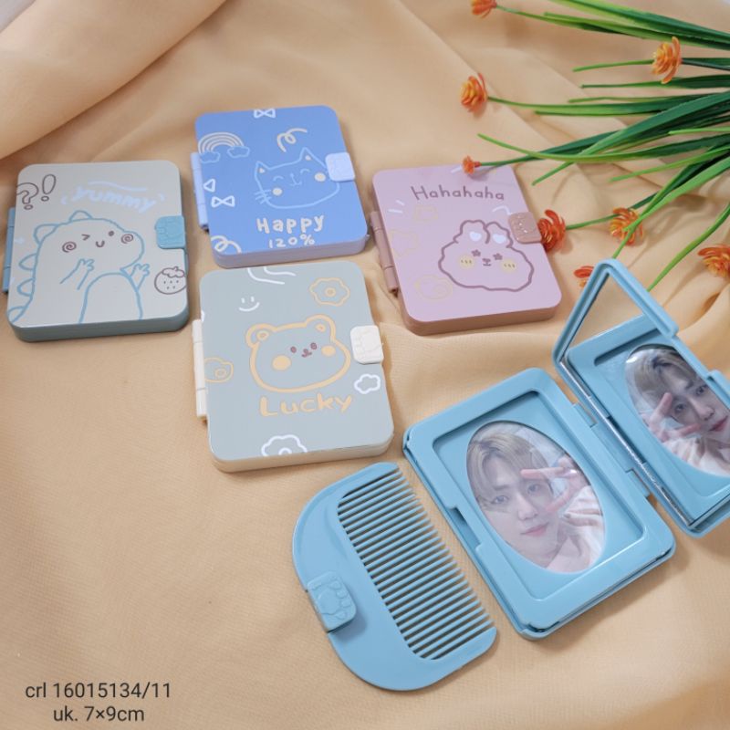 Cermin Lipat Plastik Motif BT21 Satu Set Sisir Cermin Makeup Cermin saku Kaca Plastik BtS Terlaris