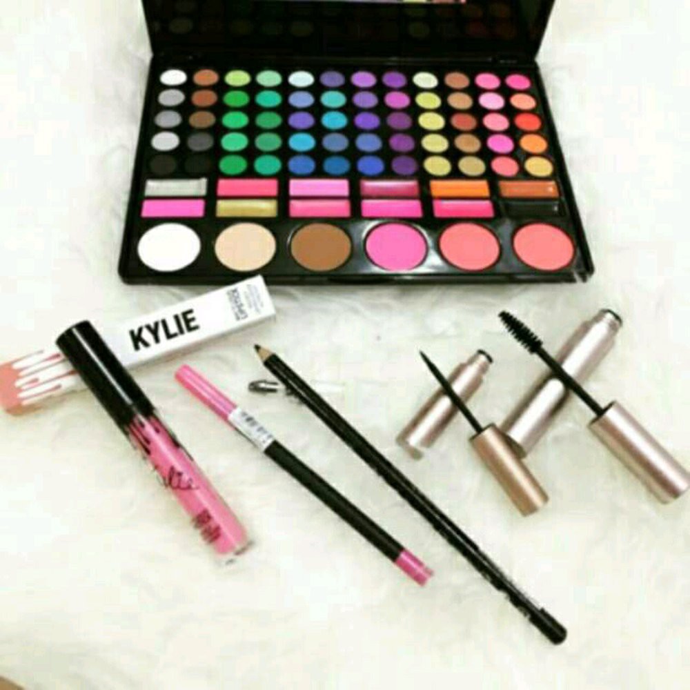 Promo PAKET MAC KYLIE-PAKET KOSMETIK LENGKAP Diskon