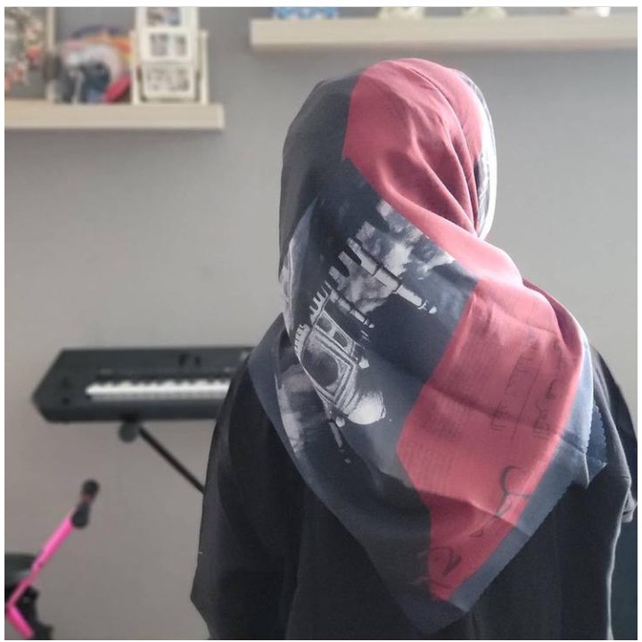 TERBARU JILBAB SEGIEMPAT VOAL MOTIF KORAN HIJAB VOAL MOTIP SEGI EMPAT LASERCUT KERUDUNG NN HIJAB-M468