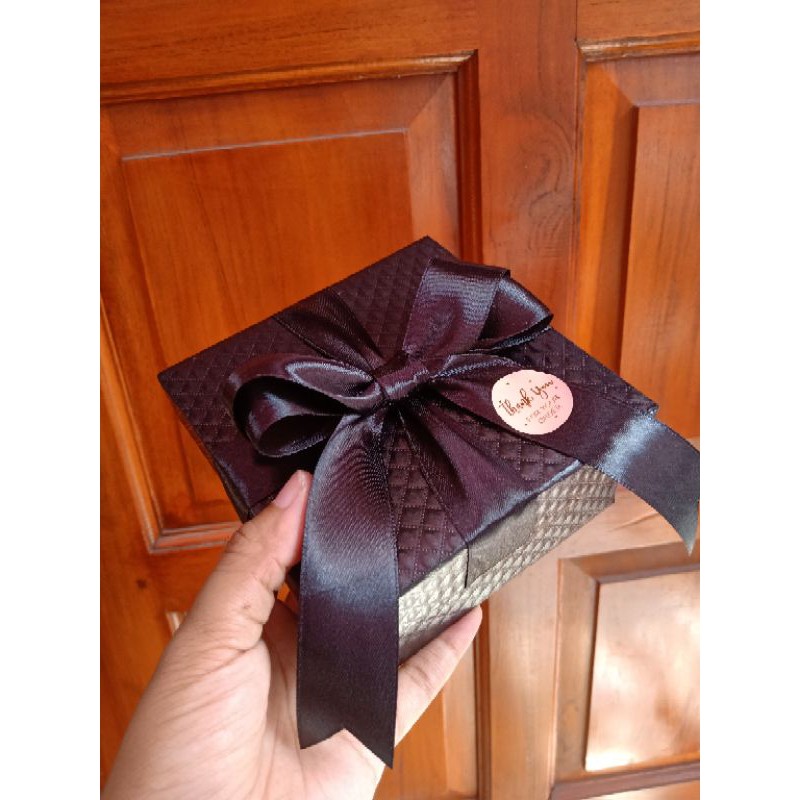 

kotak kado super mini ukuran 11x11x5cm