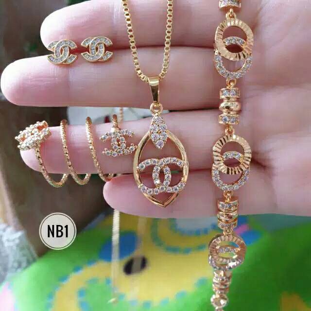 Xuping set lapis emas 24 karat