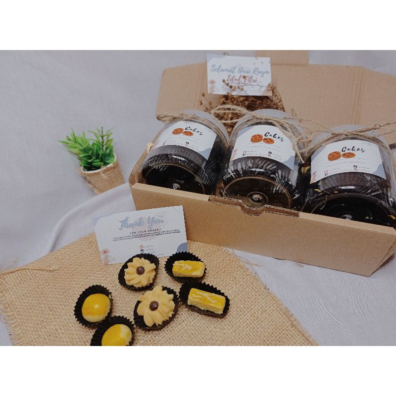 

Hampers Lebaran | Hampers Cakes | Hampers Idul Fitri | Nastar Kastangel Kue Semprit Hadiah lebaran