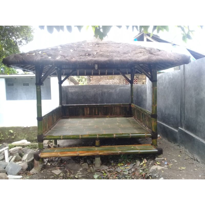 saung gajebo bambu