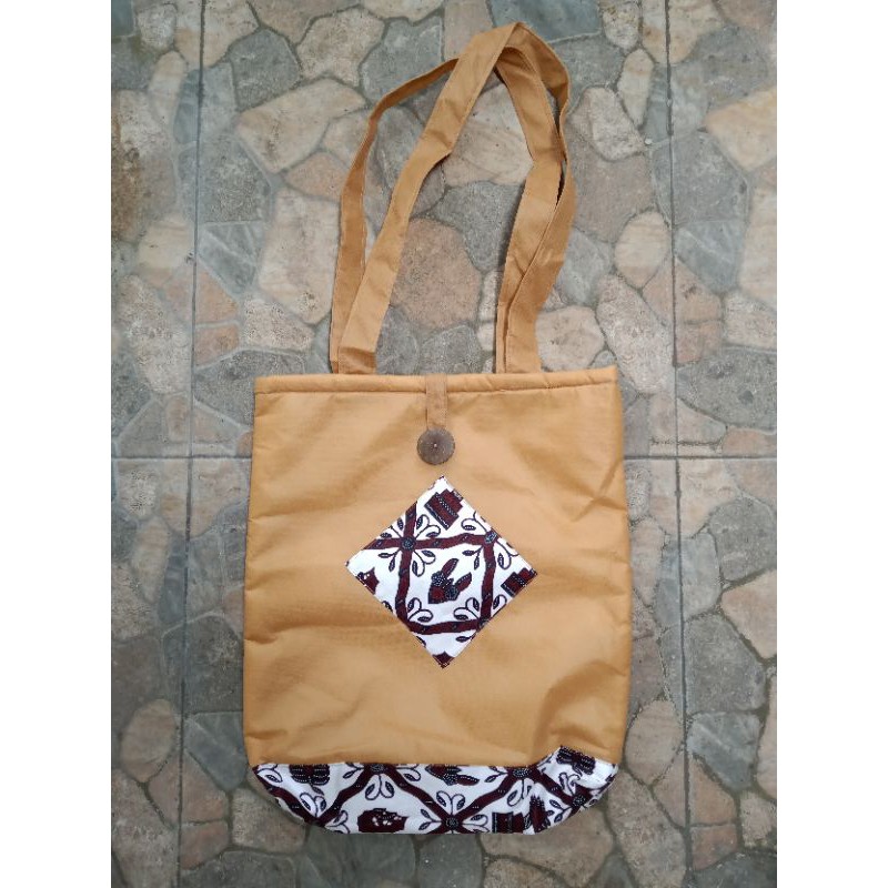 

Tas Batik Spunbond / Tas Spunbond Batik